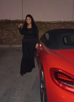 Sara MILF - Masajista in Dubai Photo 1 of 4