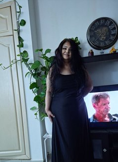 Sara MILF - Masajista in Dubai Photo 3 of 4