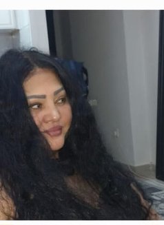 Sara MILF - Masajista in Dubai Photo 4 of 4