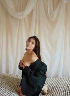 Sara - escort in İstanbul Photo 2 of 17