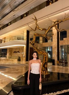 Sara - escort in Jeddah Photo 2 of 10