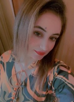 Sara Khan Incall and Outcall - puta in Muscat Photo 1 of 3