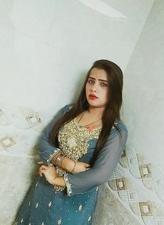 Sara Khan Incall and Outcall - puta in Muscat Photo 5 of 5