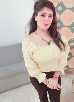 Sara Khan Incall & Outcall1 - puta in Muscat Photo 3 of 3
