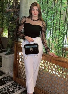 Sara Khan Model - puta in Dubai Photo 2 of 3
