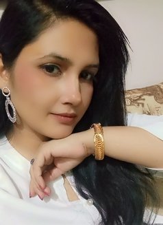 Sara Khan - escort in Muscat Photo 4 of 4