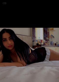 Sara - escort in Beirut Photo 6 of 7