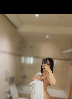 Sara - escort in Beirut Photo 5 of 6