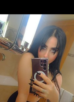 Sara - escort in Beirut Photo 6 of 6