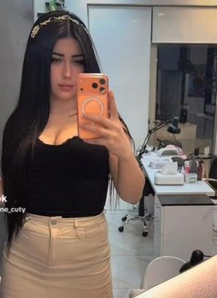 Sara - escort in Beirut Photo 3 of 10
