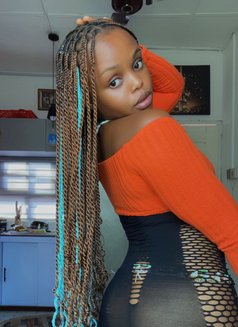 Sara - escort in Accra Photo 2 of 4