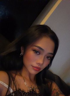 Sara Ly - puta in Makati City Photo 3 of 10