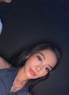 Sara Ly - puta in Makati City Photo 5 of 10