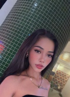 Sara Ly - puta in Makati City Photo 6 of 10
