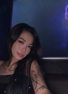 Sara Ly - puta in Makati City Photo 8 of 10