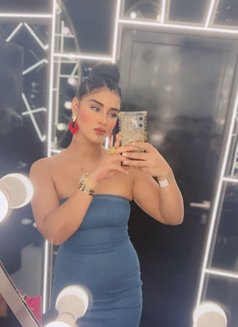 Sara - escort in Dubai Photo 1 of 7