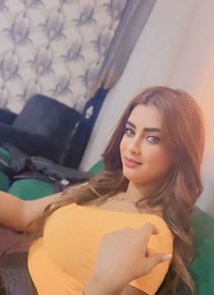 Sara - escort in Dubai Photo 2 of 7