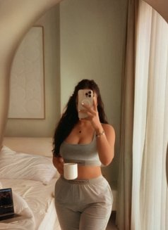 Sara - escort in İstanbul Photo 6 of 11