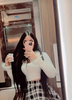 Sara - escort in Dubai Photo 2 of 5