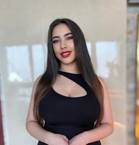 Sara - masseuse in Dubai Photo 1 of 5