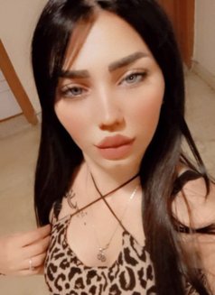 Sara - escort in Erbil Photo 2 of 12
