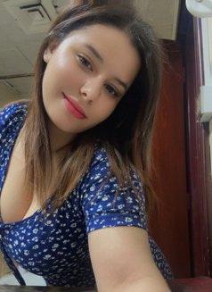 Sara - puta in Muscat Photo 2 of 3