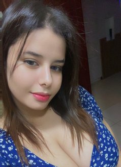 Sara - puta in Muscat Photo 3 of 3