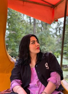 Sara - escort in Muscat Photo 5 of 7