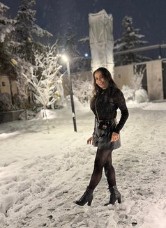 Sara - escort in Muscat Photo 3 of 13