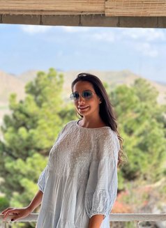 Sara - escort in Muscat Photo 6 of 13