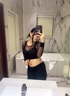 Sara - escort in Dubai Photo 1 of 10