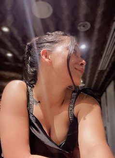 Sara - escort in Dubai Photo 8 of 10