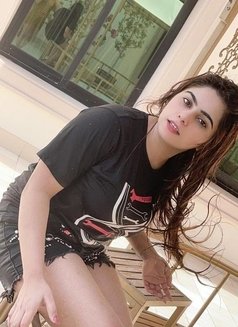 Sara - escort in Dubai Photo 3 of 5