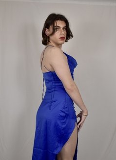 Sara Pink, Elegant Trans Girl - Transsexual escort in London Photo 1 of 7