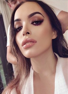 Sara Rdz - Acompañantes transexual in Riyadh Photo 4 of 10