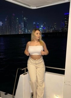 Sara - escort in Guangzhou Photo 5 of 8