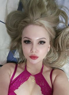 Sara - escort in Dubai Photo 5 of 9