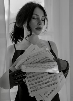 Sara - puta in Dubai Photo 4 of 10