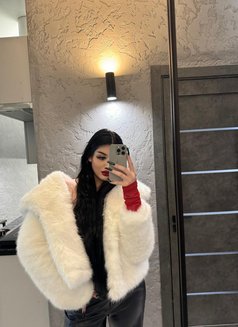 Sara - puta in Dubai Photo 6 of 10