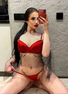 Sara - puta in Dubai Photo 7 of 10