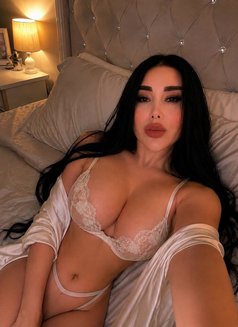 Sara - escort in Kolkata Photo 4 of 6