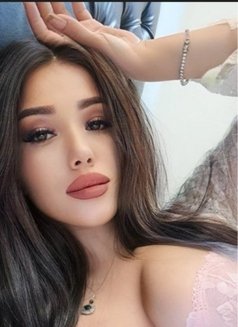 Sara - puta in Pune Photo 2 of 10