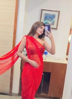 Sara - puta in Pune Photo 6 of 10