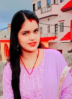 Sara Saroj - puta in Chennai Photo 1 of 2