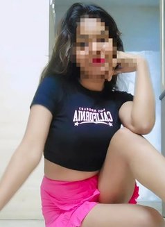 Sara Saroj - escort in Chennai Photo 5 of 7