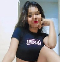 Sara Saroj - puta in Chennai Photo 5 of 7