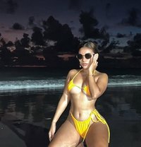 Sara sexy bum - Intérprete de adultos in Bali