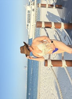 Sara So Hot - escort in Abu Dhabi Photo 5 of 5