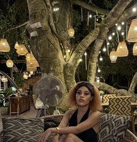 Sara - escort in Jeddah Photo 1 of 3