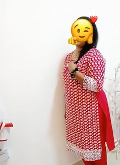 Sara - escort in Dubai Photo 1 of 4